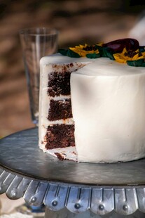 美味分层巧克力奶油蛋糕