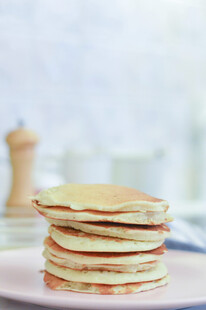 堆叠的美味松饼