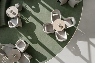 金属制船用系船柱特写