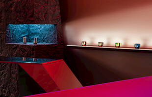 现代时尚室内空间一角温馨室内燃