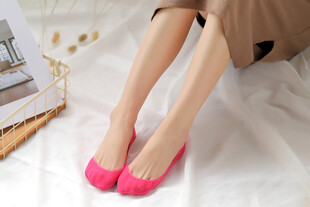 粉色女鞋搭配优雅美腿