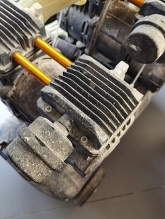 老旧摩托车发动机特写