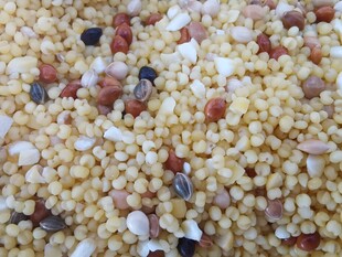 多彩谷物颗粒特写