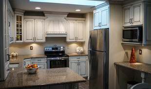 现代简约风格的温馨厨房