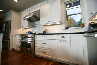 现代简约风白色厨房空间