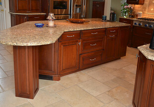 豪华实木厨房岛台设计