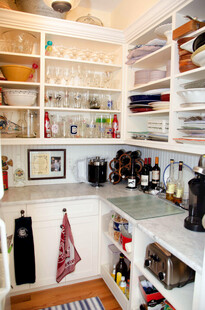 精致家居酒柜陈列一角