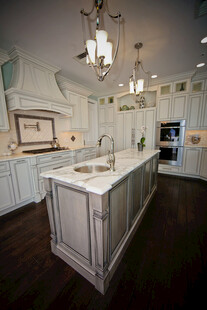 现代简约风格的豪华厨房