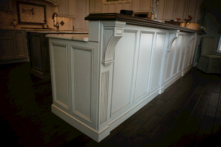 白色精美厨房岛台设计