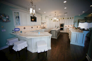 优雅现代风格的温馨厨房