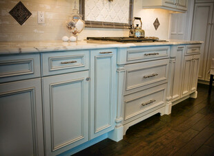 浅蓝色厨房橱柜设计展示