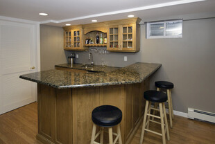 现代风格厨房吧台设计