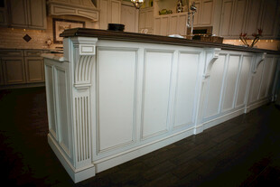 白色厨房岛台设计展示