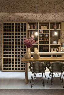 简约木质餐厅室内场景