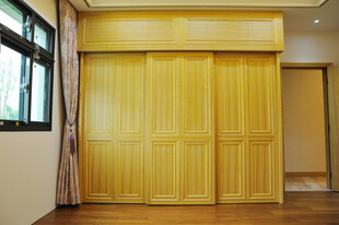 简约木质推拉衣柜展示