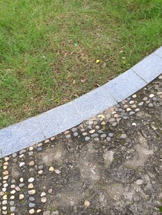 石砌草地边缘景观