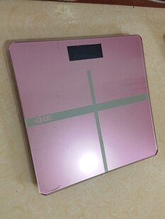 粉色电子体重秤