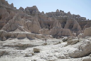 荒凉奇特的岩石地貌景观