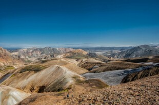 五彩斑斓的壮丽山地景观
