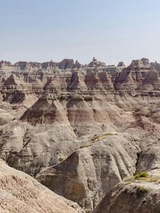 荒凉奇特的岩石地貌景观