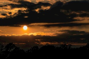 日落时分的壮丽云霞