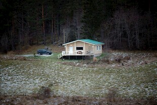 林间小屋 静谧的自然之景