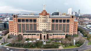 大型红砖建筑鸟瞰图