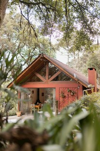 森林中的温馨木屋