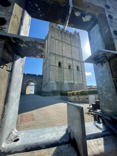 工业遗址内的建筑结构景观