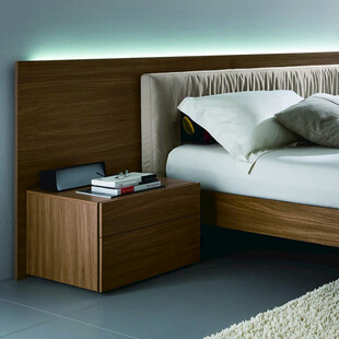 现代简约风卧室床头柜场景