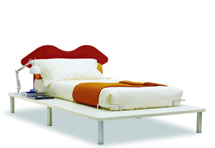 现代简约风红色床头双人床