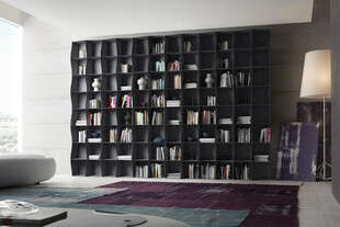 现代风格书房书架一角