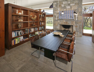 现代简约风格的书房空间