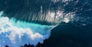 汹涌海浪蓝色海洋奇观