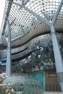 现代风格网状结构建筑景观