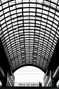 拱形玻璃屋顶建筑景观