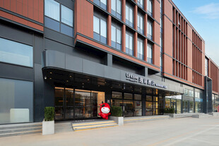 现代风格酒店外观