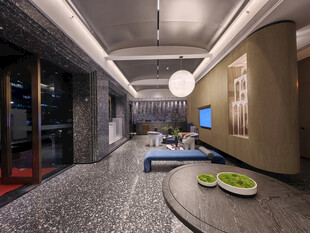 现代时尚的室内走廊空间