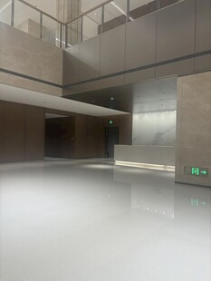 现代空旷室内空间场景