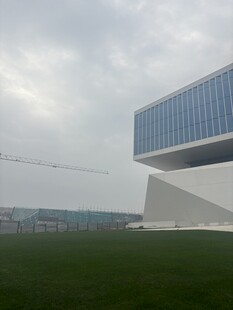 现代风格独特建筑外观