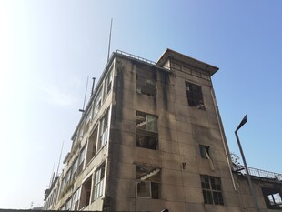 老旧多层建筑外观