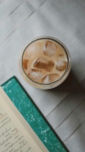 咖啡与书的惬意时光