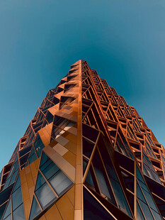 现代风格独特造型摩天大楼