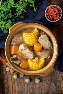 排骨玉米汤