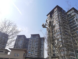 城市中的高层住宅楼