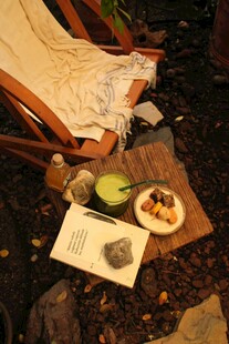 户外露营美食与惬意氛围