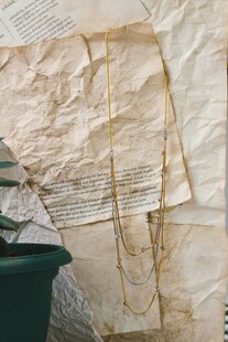 古老破旧纸张纹理清晰