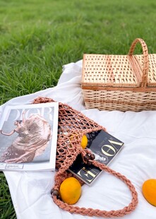 户外野餐场景布置