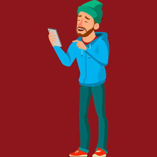 男子手持手机开心歌唱