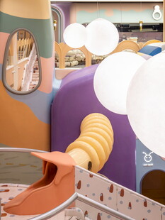 儿童乐园多彩滑梯设施